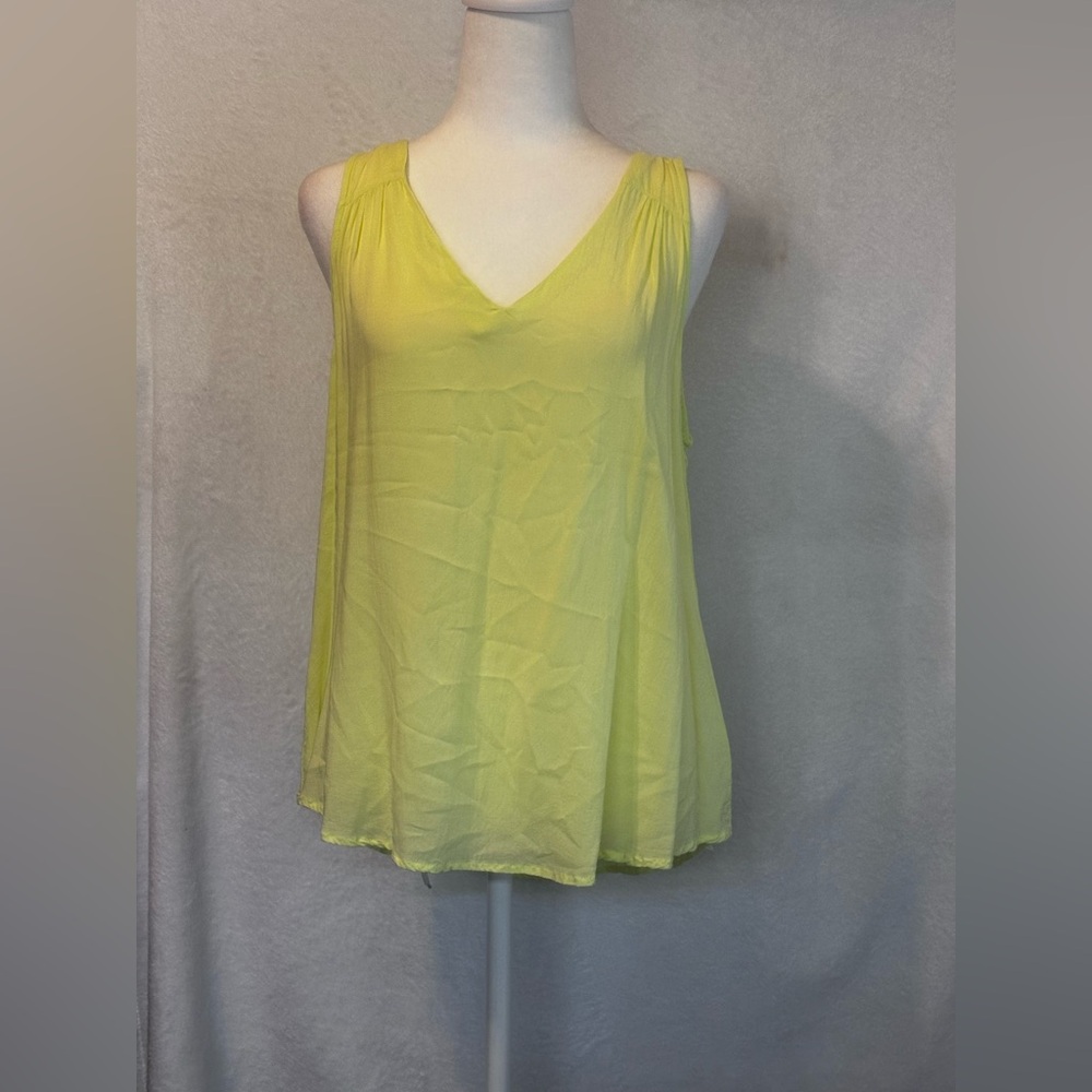#1072 Yellow Sleeveless V-Neck Top—Size Large